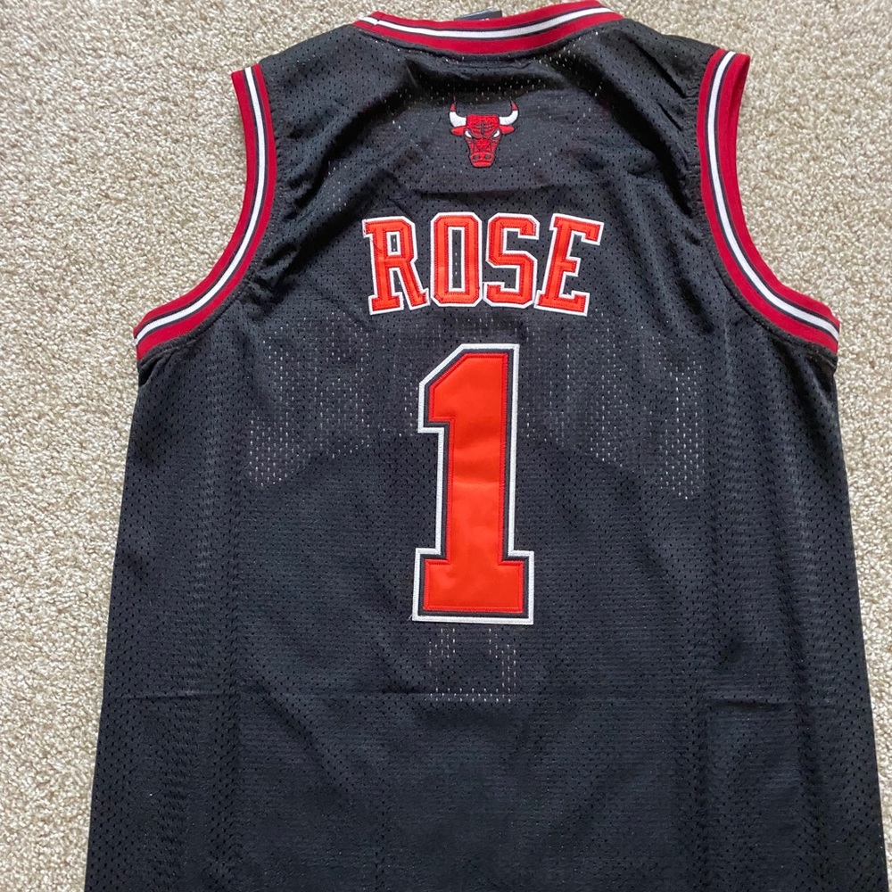 Men’s Bulls Derrick Rose Jersey (stitched lettering)
